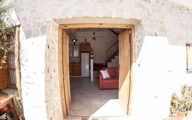 Angeli's Traditional Village House