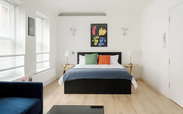 Elegant Mayfair Apartment