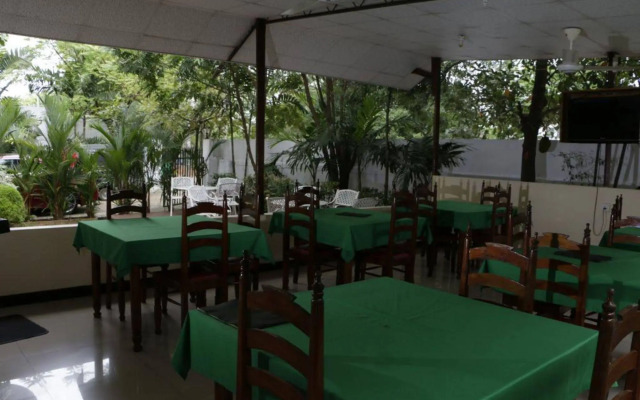 French Garden Tourist Rest