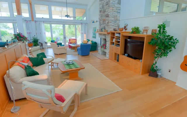 Hunters Point Apartment 6