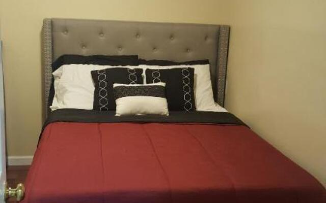 Private Garden Apartment