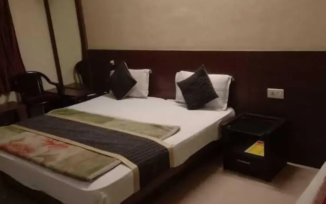 OYO 2289 Hotel Radha Palace
