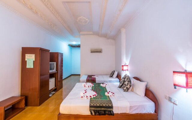 Neak Pean Hotel - Wooden House