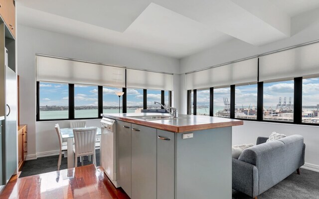 QV Waterfront City Centre Apartment -557