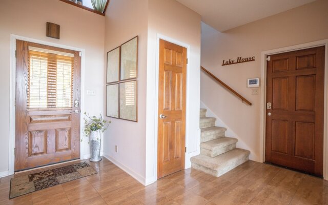 Hawkeye's Haus 5 Bedroom Home