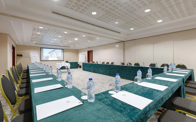Evergreen Laurel Hotel