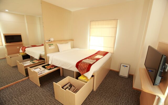 Super Hotel Yangon Kanbar Aye Road