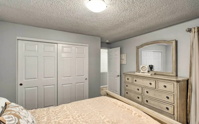 Lakewood Retreat: Access Nature & Urban Sites