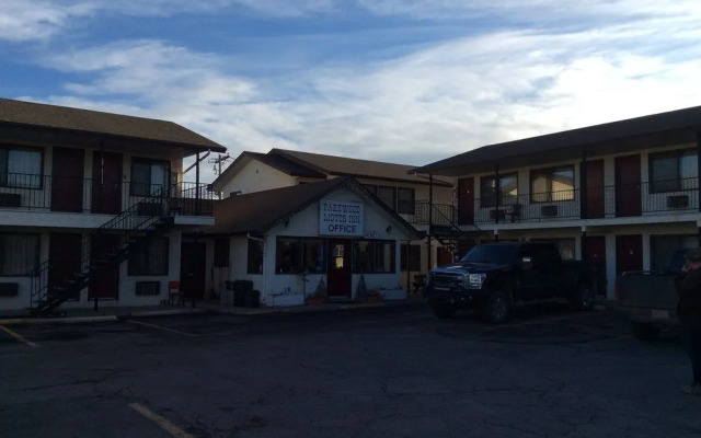 Parkwood Motor Inn