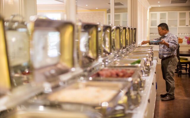 At Pingnakorn Riverside Hotel Chiangmai