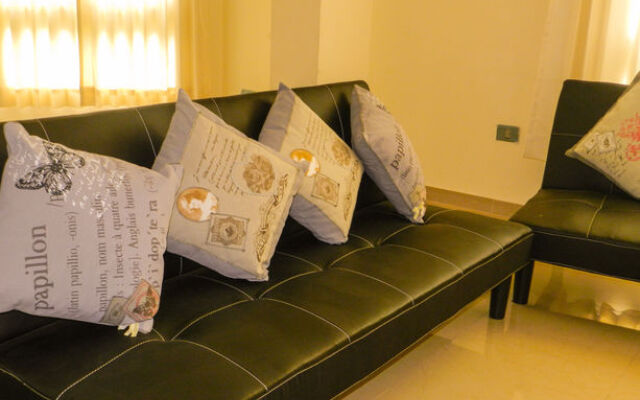 Trujillo - El Golf Apartments