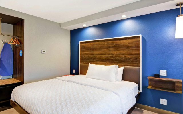 Tru by Hilton Richmond