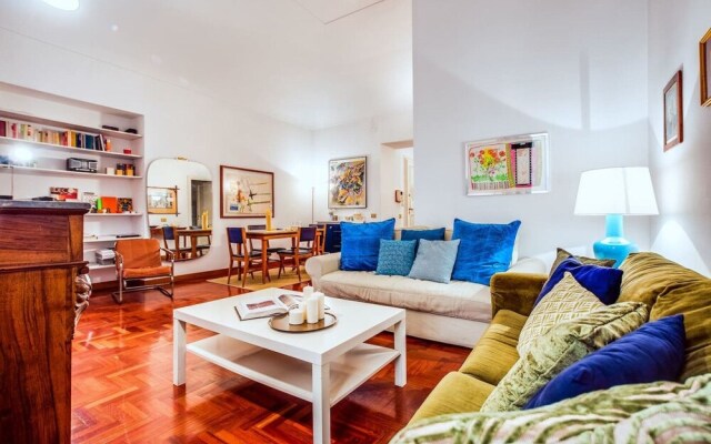 Well Decorated Flat With Amazing Central Location!