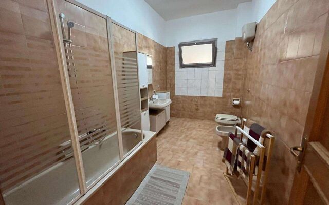 Baboe Affittacamere Iun F1037