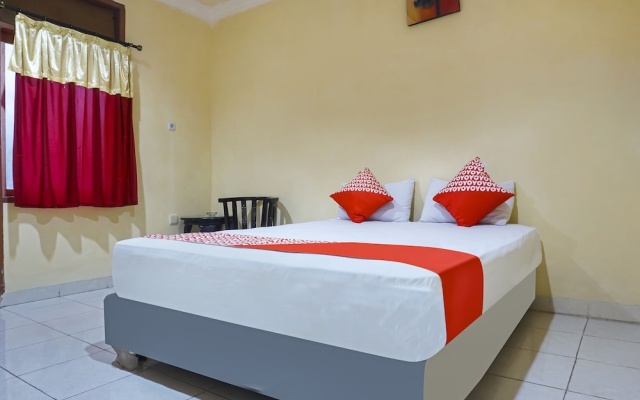 OYO 90923 Makassar Cottage – Guest Rooms – Makassar