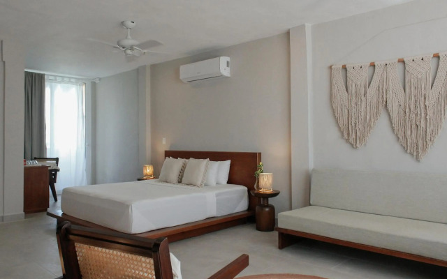 Noah Beach Hotel & Suites