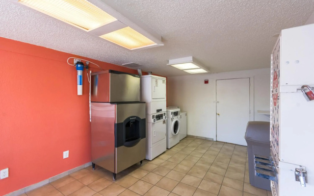 Travelodge by Wyndham Essington / Philadelphia Airport