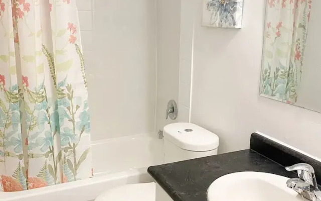 Stylish 1 Bdr Apartment! on Donmills and Eglinton