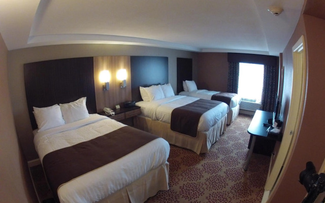 AAshram Hotel by Niagara River