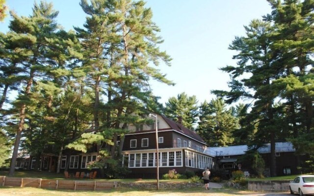 Pine Lodge