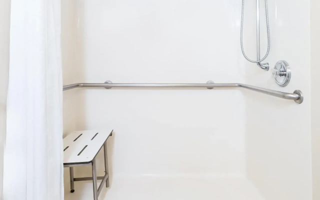 Holiday Inn Express Hotel & Suites Mt. Holly by IHG