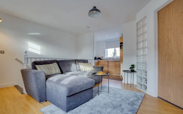 Quaint 1 Bedroom 1st Floor Flat