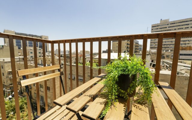 Trendy Balcony Apartment Ben Yehuda St Jerusalem