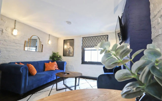 Quirky and Cool Christmas Steps 2 bed