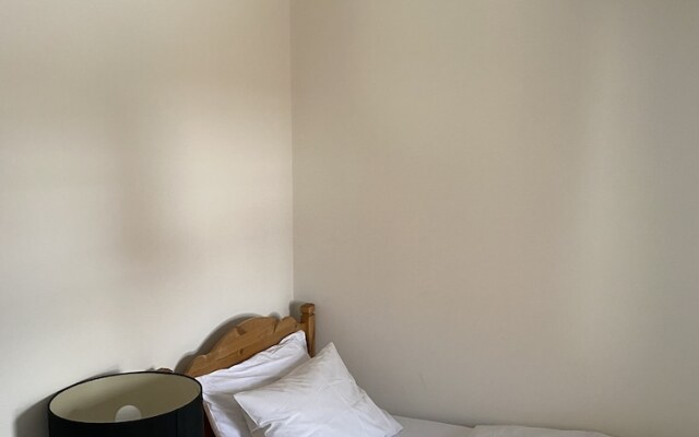 Charming 4-bed House in Grantham