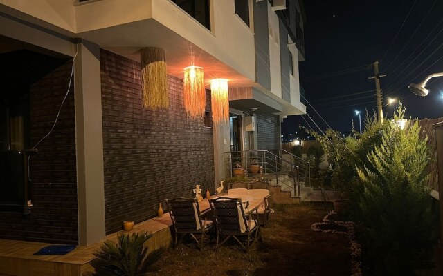 Asya Lara Suite