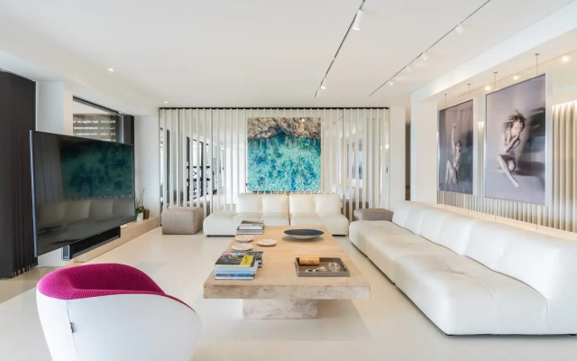 The Every Athens Beachfront Retreat