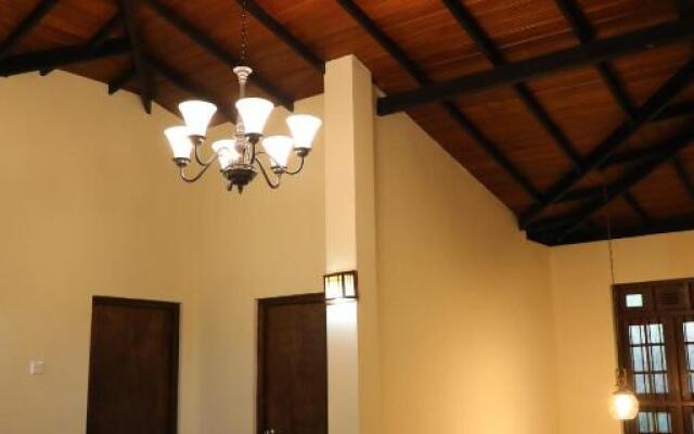 Fairland Bungalow - Peradeniya, Sri Lanka
