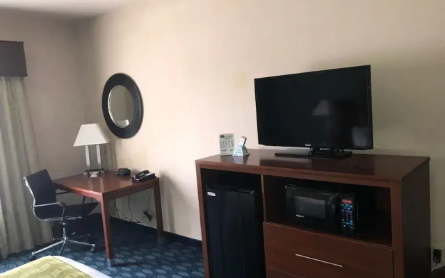 Country View Inn & Suites
