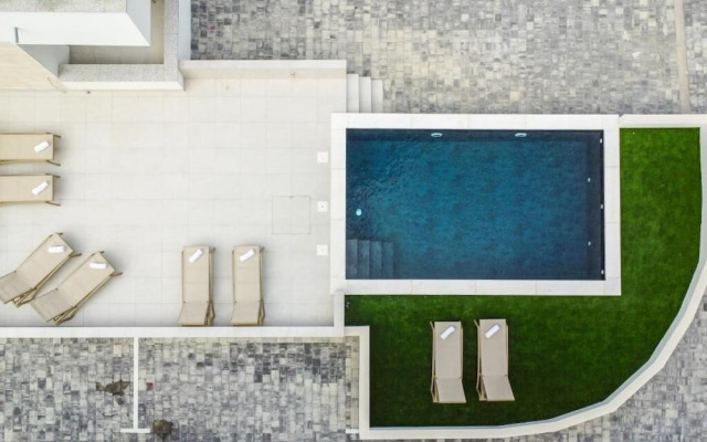 Pool apartments Break B
