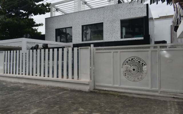 Rush Lagos Hotel Suites And Launge