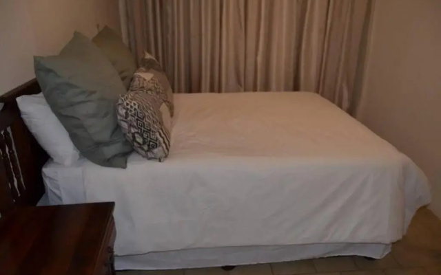2Bed 2Bath Vacation home with pool close to beach