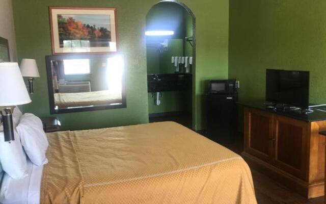 Day N Night Inn