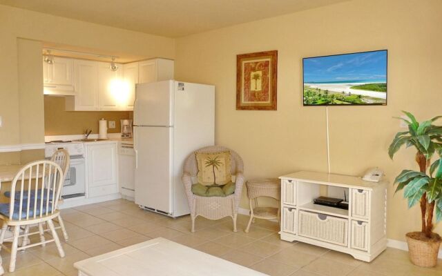 Relaxing Inland Condo With Pool and Steps to Beach