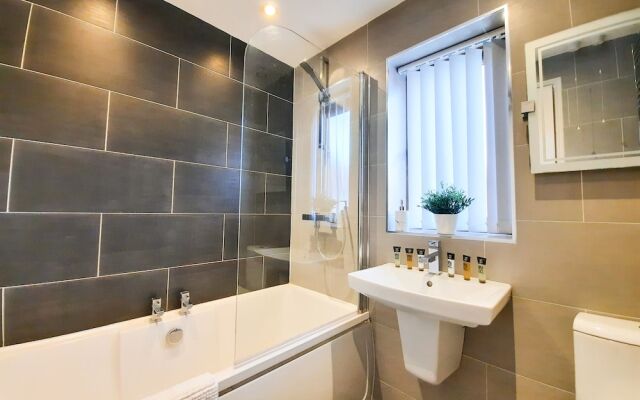 Travel Lettings - Dean House