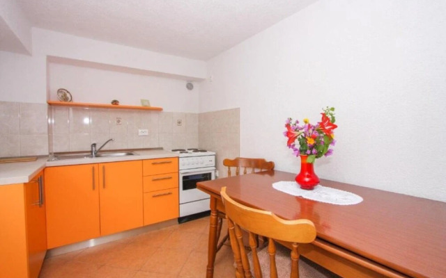 Žana - Close to Beach - A2 Mali