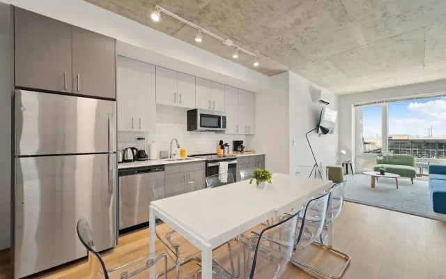 3BR New Modern Lux City Escape