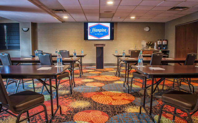 Hampton Inn New Philadelphia