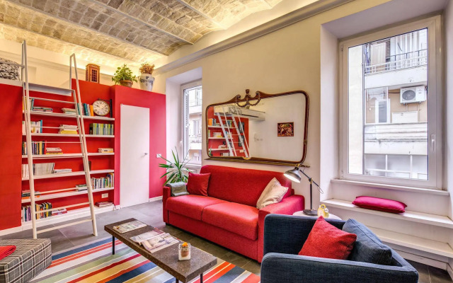 Aweshome - Colosseo Red Design