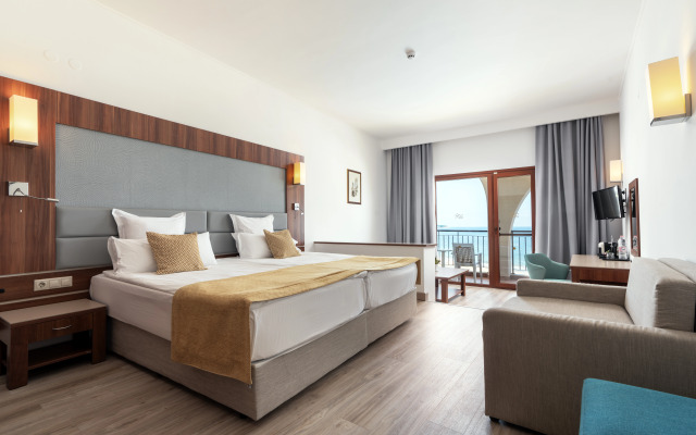 Alua Helios Bay - All Inclusive