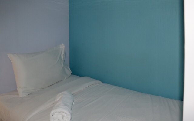 Homey And Cozy Stay 2Br At Green Pramuka City Apartment