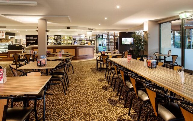 Nightcap at Ferntree Gully Hotel Motel