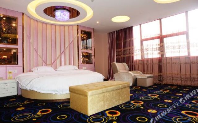 Liquan Business Hotel