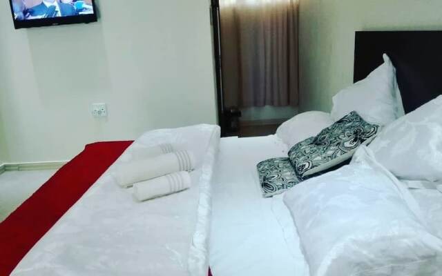 Commonlens Inn Hotel.