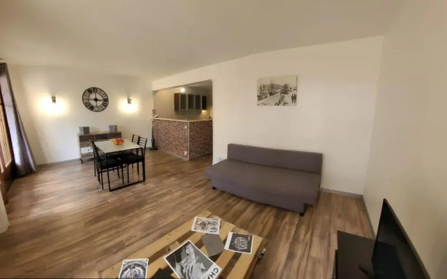 Au calme, 200m du centre T2 avec balcon et parking