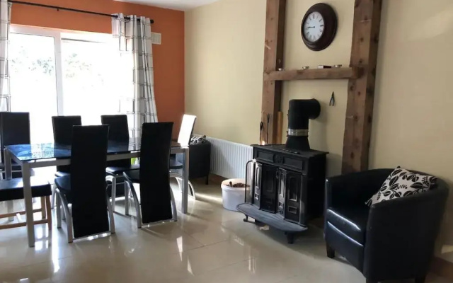 Modern Six Bedroom House Westport